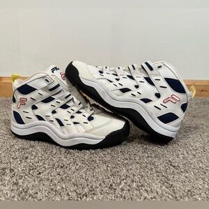 Fila Sneakers - Size 4